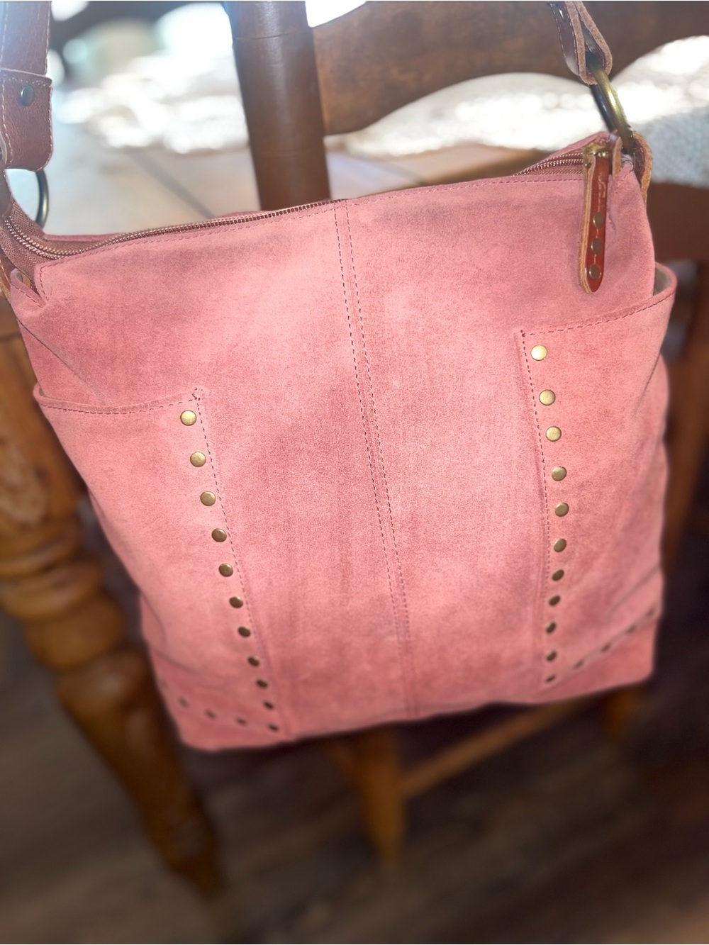 Anabaglish Suede Crossbody Bag in Dusty Pink - Picture 4 of 10